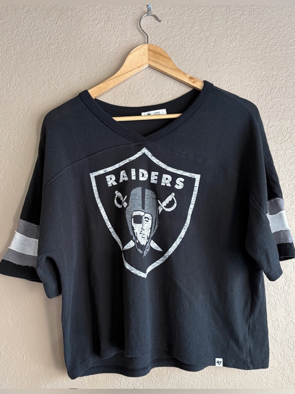 Black Raiders Logo Short-Sleeve Crop Shirt